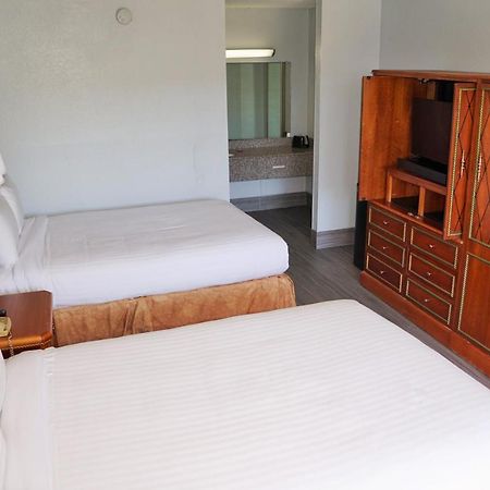 Hotel Elev8 Conroe Extérieur photo