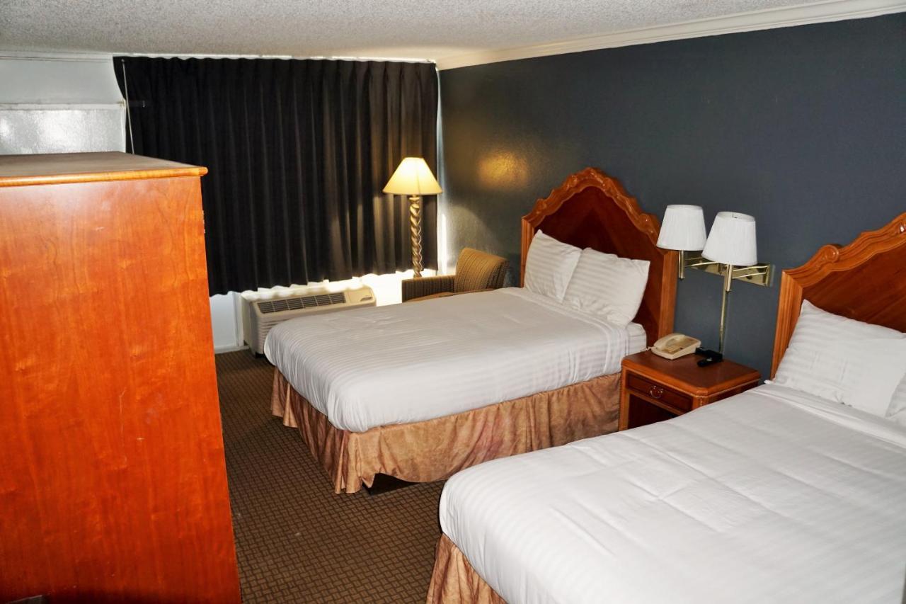 Hotel Elev8 Conroe Extérieur photo