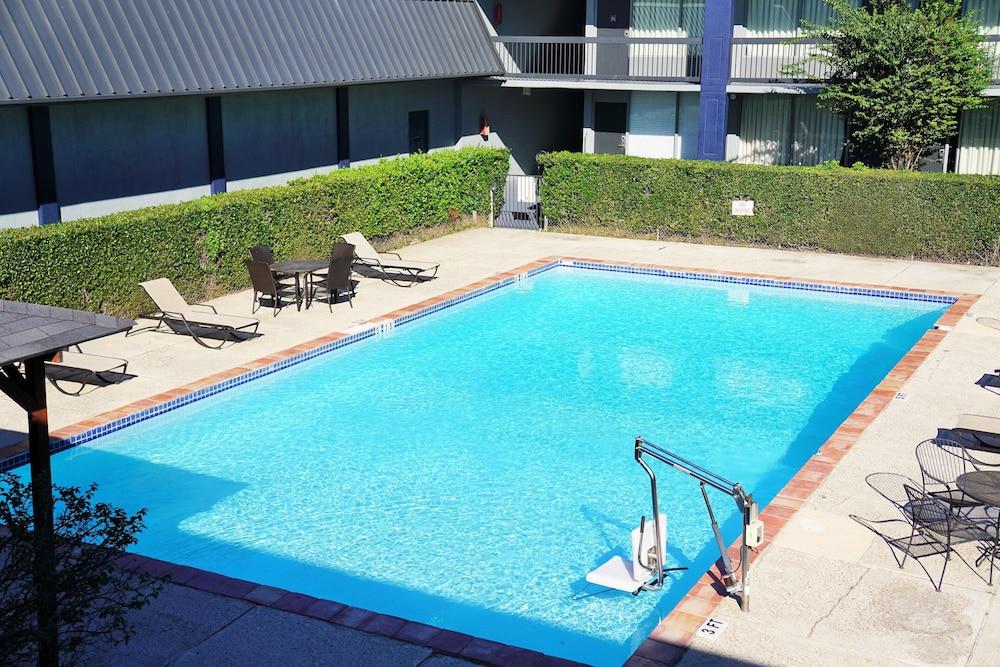 Hotel Elev8 Conroe Extérieur photo