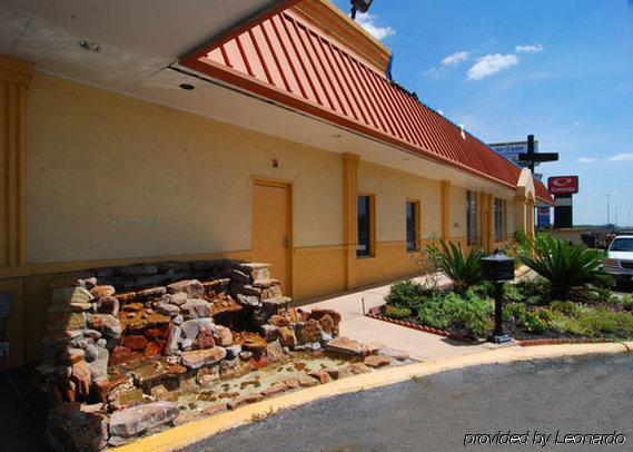 Hotel Elev8 Conroe Extérieur photo