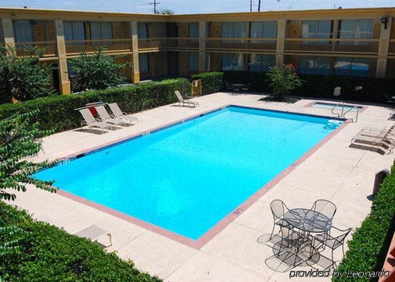 Hotel Elev8 Conroe Extérieur photo