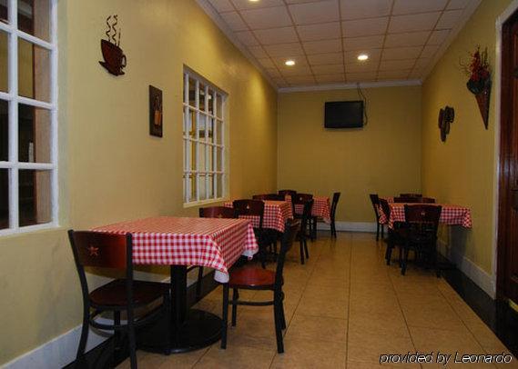 Hotel Elev8 Conroe Restaurant photo