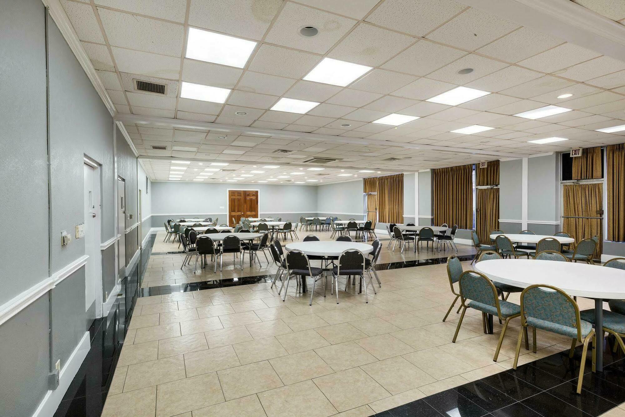 Hotel Elev8 Conroe Extérieur photo