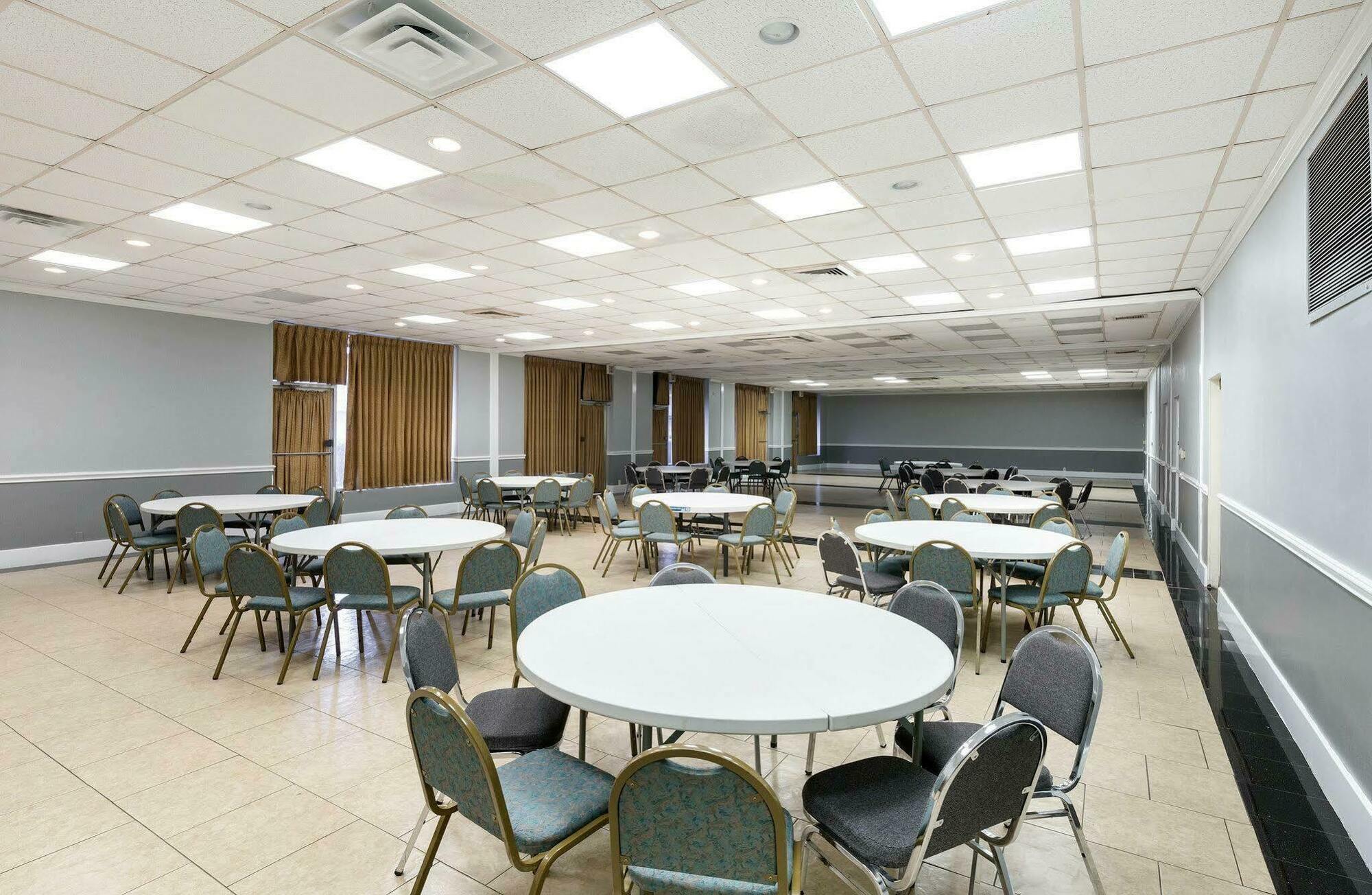 Hotel Elev8 Conroe Extérieur photo